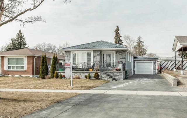 475 Silverstone Dr, House detached with 3 bedrooms, 3 bathrooms and 5 parking in Toronto ON | Image 1