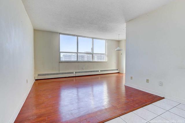 1002 - 5 Parkway Forest Dr, Condo with 3 bedrooms, 2 bathrooms and 1 parking in Toronto ON | Image 9