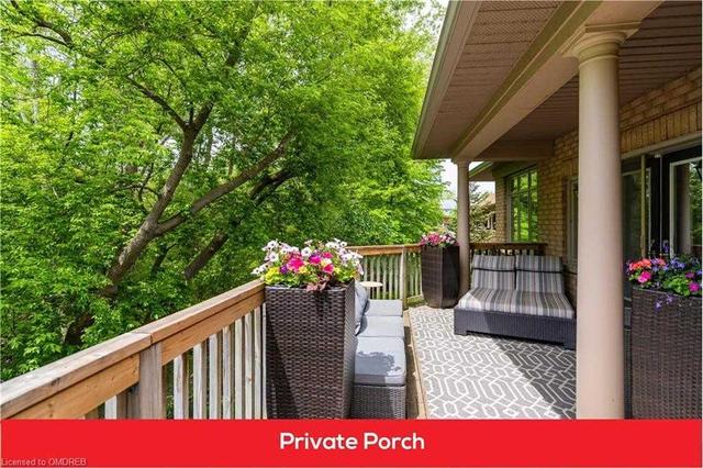 4 - 2130 Dickson Rd, House detached with 3 bedrooms, 4 bathrooms and 4 parking in Mississauga ON | Image 6