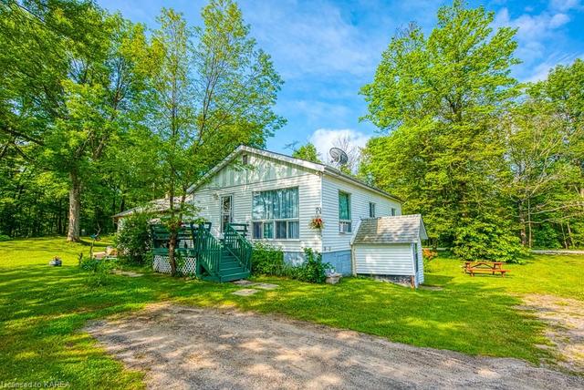 13615 Highway 38, House detached with 3 bedrooms, 1 bathrooms and 4 parking in Central Frontenac ON | Image 1