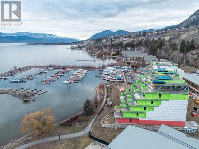 205 - 13415 Lakeshore Drive, Condo with 3 bedrooms, 2 bathrooms and 2 parking in Summerland BC | Image 4