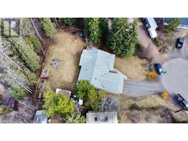 940 Oak Crescent, House detached with 4 bedrooms, 2 bathrooms and null parking in Telkwa BC | Image 35