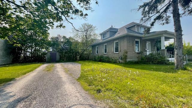 19 Flindall St, House detached with 3 bedrooms, 3 bathrooms and 3 parking in Quinte West ON | Image 12