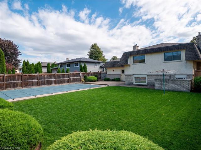 16 Village Green Drive, House detached with 5 bedrooms, 2 bathrooms and 8 parking in St. Catharines ON | Image 41