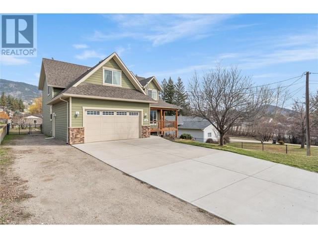2488 Reece Road, House detached with 5 bedrooms, 4 bathrooms and 8 parking in West Kelowna BC | Image 4