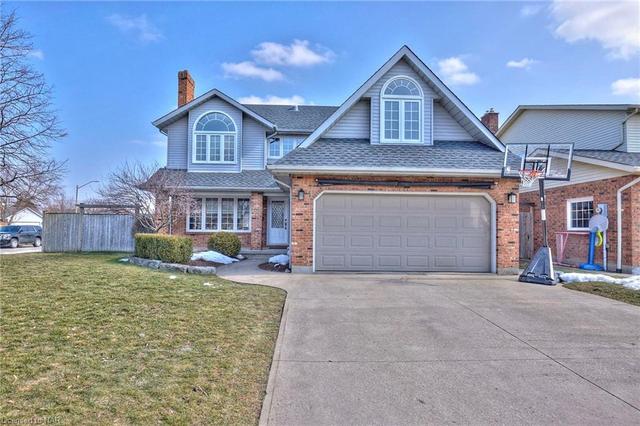 16 Fairhaven Drive, House detached with 4 bedrooms, 3 bathrooms and 6 parking in St. Catharines ON | Image 1
