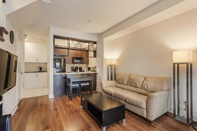 Th72 - 315 Village Green Sq, Townhouse with 4 bedrooms, 3 bathrooms and 2 parking in Toronto ON | Image 4