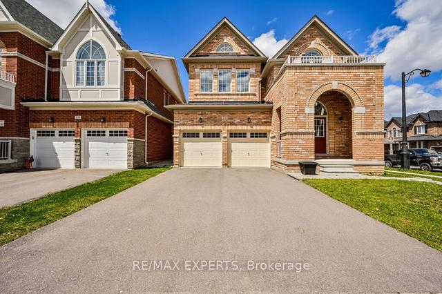 135 Beaconsfield Dr, House detached with 4 bedrooms, 3 bathrooms and 4 parking in Vaughan ON | Image 1