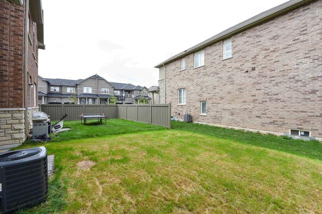 139 Bronson Terr, House attached with 3 bedrooms, 3 bathrooms and 4 parking in Milton ON | Image 33