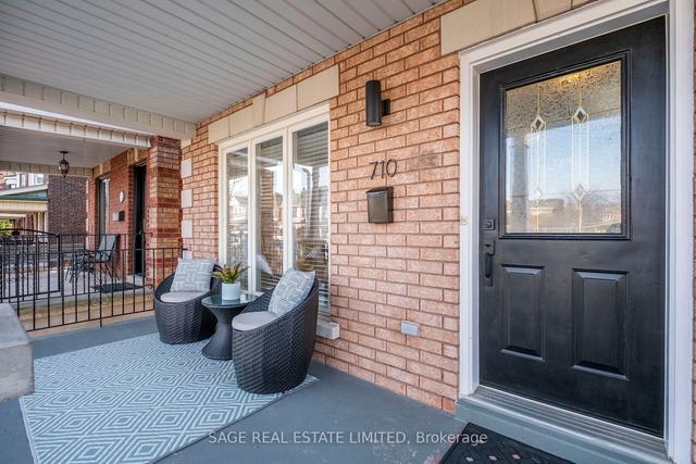 710 Brock Ave, House detached with 3 bedrooms, 3 bathrooms and 2 parking in Toronto ON | Image 23