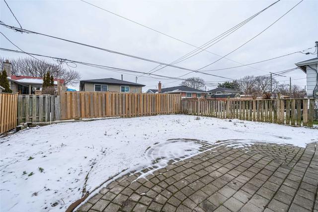 790 Krosno Blvd, House semidetached with 6 bedrooms, 2 bathrooms and 3 parking in Pickering ON | Image 11