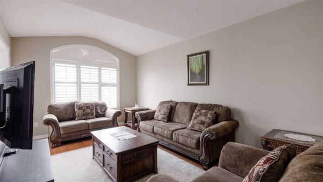 2 Beachgrove Cres, House detached with 4 bedrooms, 3 bathrooms and 2 parking in Whitby ON | Image 7