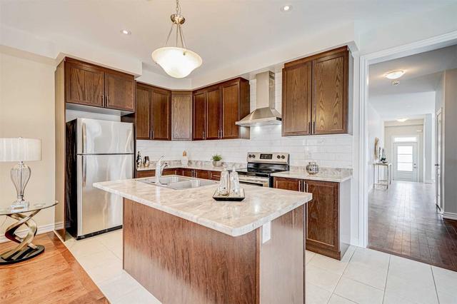 84 Luzon Ave, House attached with 4 bedrooms, 3 bathrooms and 2 parking in Markham ON | Image 5