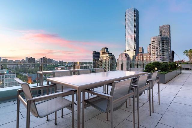 1102 - 155 Cumberland St, Condo with 2 bedrooms, 3 bathrooms and 2 parking in Toronto ON | Image 21