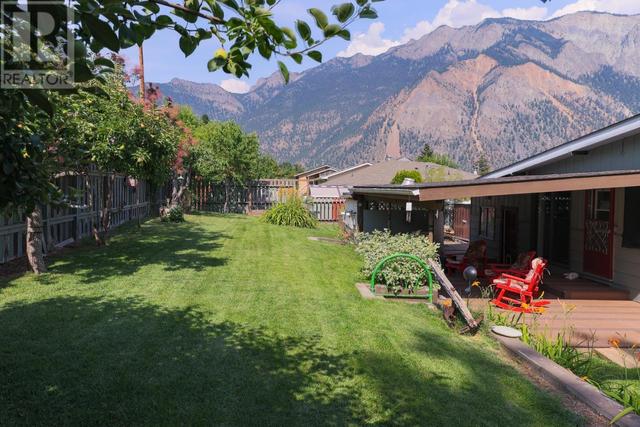 383 Pine Street, House detached with 3 bedrooms, 2 bathrooms and null parking in Lillooet BC | Image 28