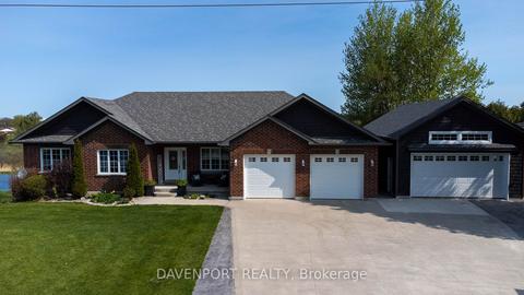 135 Mcfarlin Dr, House detached with 3 bedrooms, 3 bathrooms and 14 parking in West Grey ON | Card Image