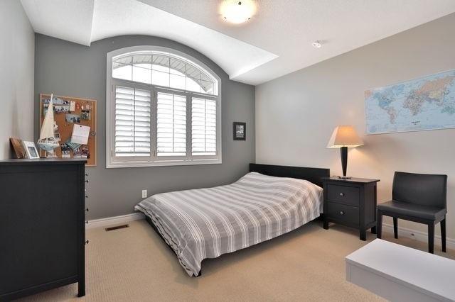 3225 Saltaire Cres, House detached with 5 bedrooms, 4 bathrooms and 2 parking in Oakville ON | Image 12