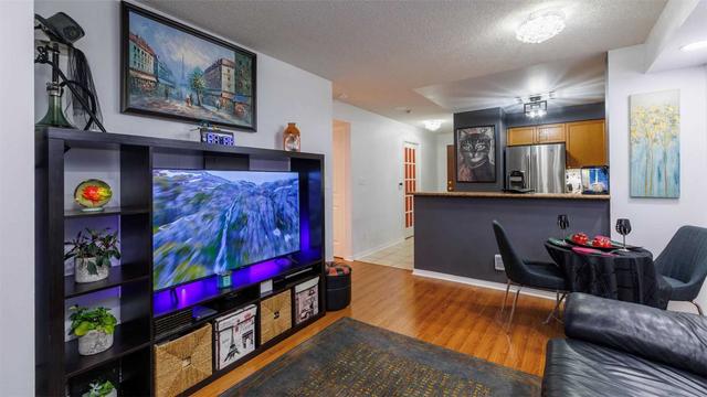 904 - 7 Michael Power Pl S, Condo with 1 bedrooms, 1 bathrooms and 1 parking in Toronto ON | Card Image