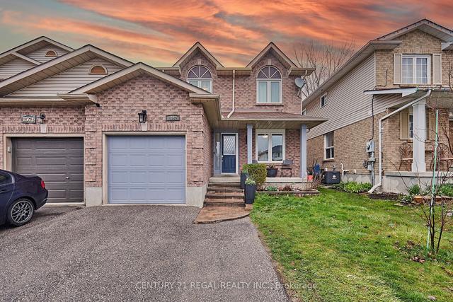 1062 Snowberry St, House detached with 3 bedrooms, 3 bathrooms and 3 parking in Oshawa ON | Image 1