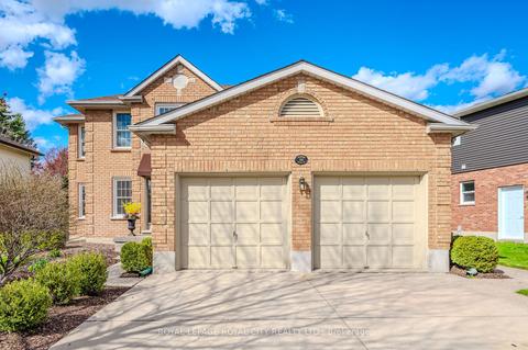 35 Foxwood Cres, House detached with 3 bedrooms, 4 bathrooms and 4 parking in Guelph ON | Card Image
