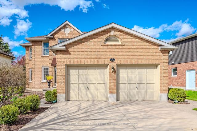 35 Foxwood Cres, House detached with 3 bedrooms, 4 bathrooms and 4 parking in Guelph ON | Image 1