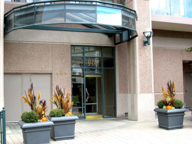 2008 - 909 Bay St, Condo with 2 bedrooms, 2 bathrooms and 1 parking in Toronto ON | Image 6