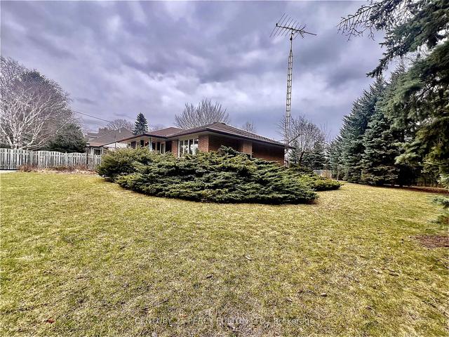 27 Willow Park Dr, House detached with 3 bedrooms, 1 bathrooms and 3 parking in Whitby ON | Image 20