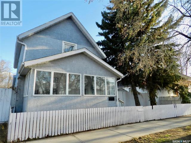 233 Lillooet Street W, House detached with 3 bedrooms, 1 bathrooms and null parking in Moose Jaw SK | Image 1