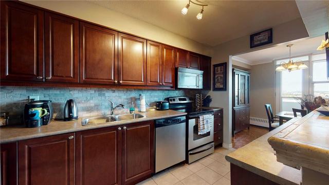 1205 - 541 Blackthorn Ave, Condo with 2 bedrooms, 1 bathrooms and 1 parking in Toronto ON | Image 2