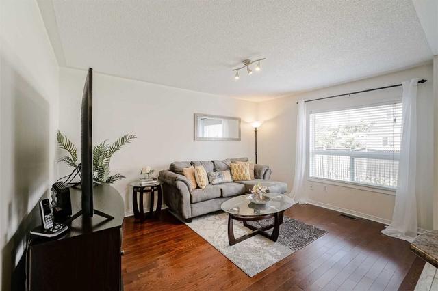 150 Dells Cres, House semidetached with 3 bedrooms, 3 bathrooms and 3 parking in Brampton ON | Image 5