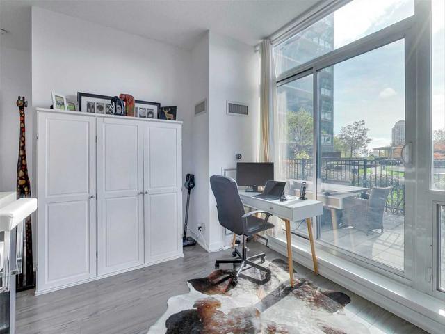 t1 - 165 Legion Rd, Condo with 1 bedrooms, 1 bathrooms and 2 parking in Toronto ON | Image 2