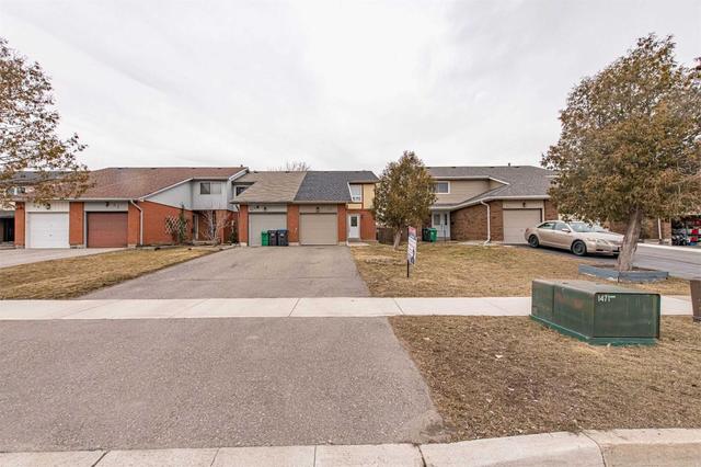 45 Kingswood Dr, House attached with 3 bedrooms, 2 bathrooms and 3 parking in Brampton ON | Image 1