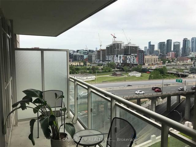 1720 - 35 Bastion St, Condo with 1 bedrooms, 1 bathrooms and 1 parking in Toronto ON | Image 4