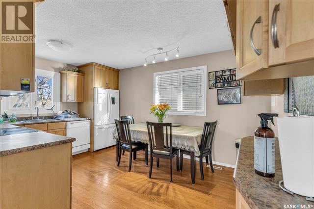 418 Mcmaster Crescent, House detached with 4 bedrooms, 2 bathrooms and null parking in Saskatoon SK | Image 11