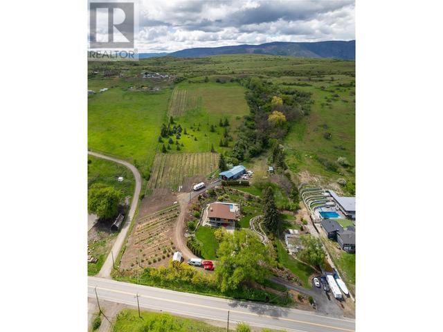 7850 Old Kamloops Road, House detached with 4 bedrooms, 3 bathrooms and 12 parking in North Okanagan B BC | Image 5
