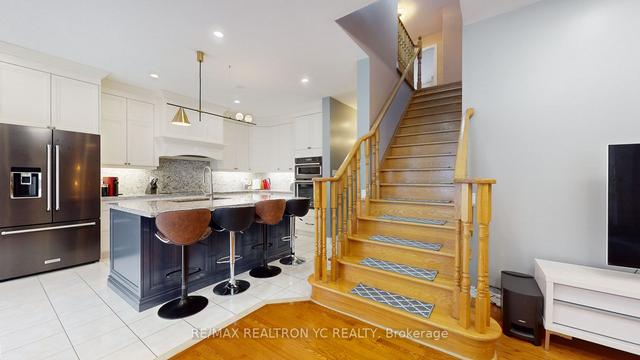 28 St James Ave, House detached with 3 bedrooms, 4 bathrooms and 4 parking in Vaughan ON | Image 10