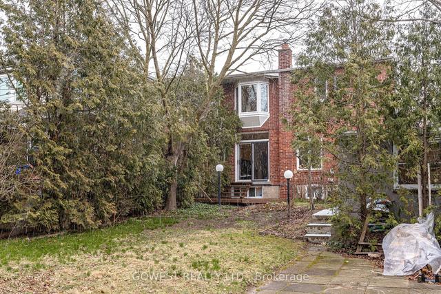 18 Worthington Cres, House detached with 2 bedrooms, 2 bathrooms and 5 parking in Toronto ON | Image 32