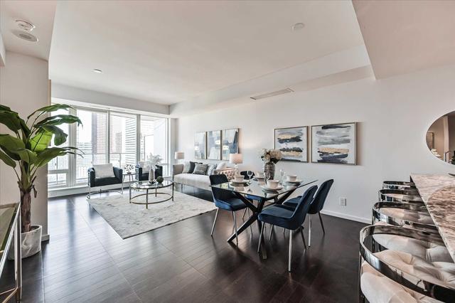 4107 - 180 University Ave, Condo with 2 bedrooms, 3 bathrooms and 1 parking in Toronto ON | Image 4