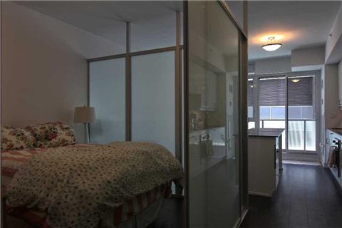 3205 - 426 University Ave, Condo with 1 bedrooms, 1 bathrooms and null parking in Toronto ON | Image 4
