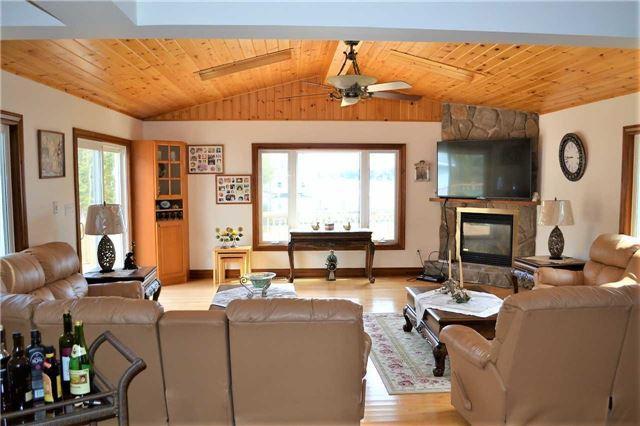 15 Courtney Lane E, House detached with 4 bedrooms, 3 bathrooms and 6 parking in Kawartha Lakes ON | Image 6