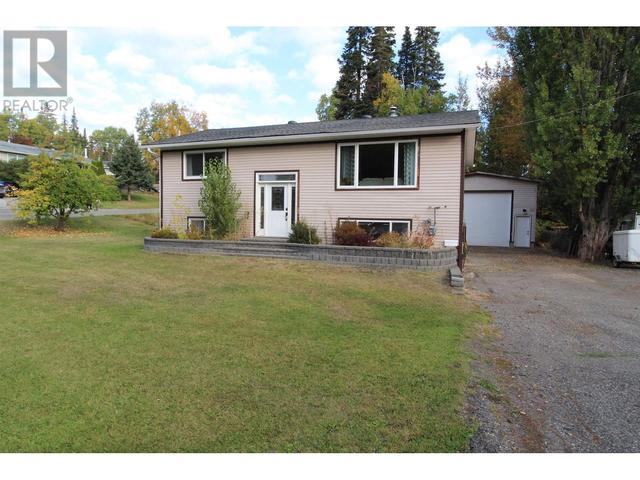 3644 Willowdale Drive, House detached with 5 bedrooms, 2 bathrooms and null parking in Prince George BC | Image 1