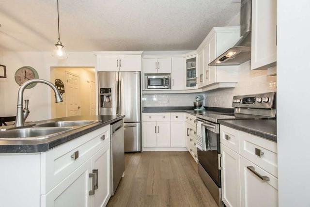 30 Ambrous Cres, House semidetached with 3 bedrooms, 3 bathrooms and 3 parking in Guelph ON | Image 4