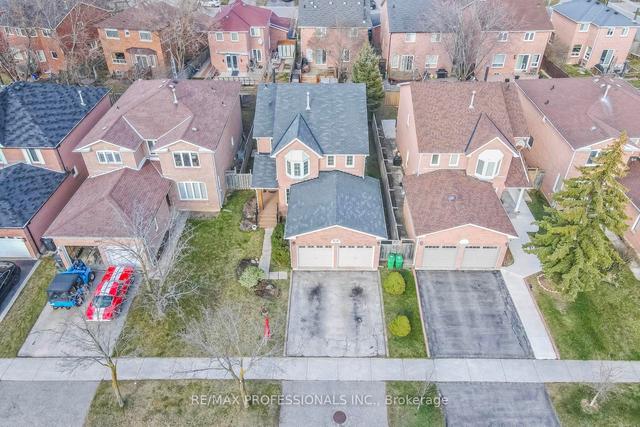 6045 Grossbeak Dr, House detached with 4 bedrooms, 3 bathrooms and 4 parking in Mississauga ON | Image 30
