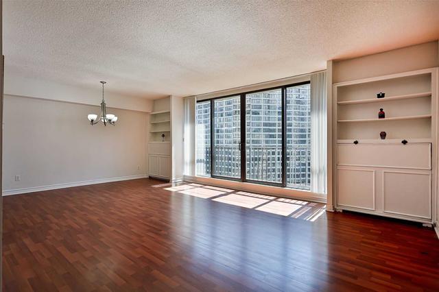 2435 - 33 Harbour Sq W, Condo with 1 bedrooms, 1 bathrooms and 1 parking in Toronto ON | Image 7