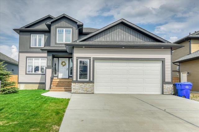 19 Vireo Avenue, House detached with 3 bedrooms, 2 bathrooms and 2 parking in Olds AB | Image 1