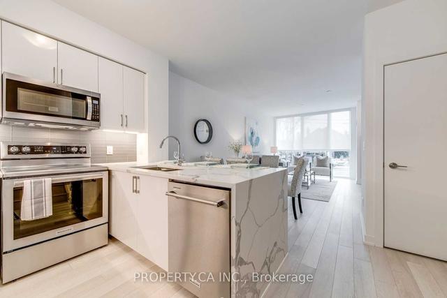 76 Lanark Ave, Townhouse with 2 bedrooms, 4 bathrooms and 1 parking in Toronto ON | Image 2