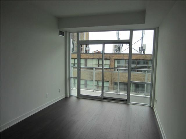 910 - 223 St Clair Ave W, Condo with 1 bedrooms, 1 bathrooms and 1 parking in Toronto ON | Image 3