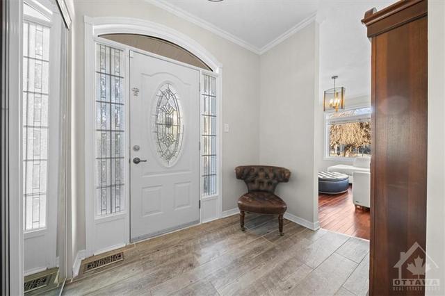 54 Kinmount Private, Townhouse with 4 bedrooms, 3 bathrooms and 4 parking in Ottawa ON | Image 3