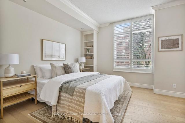 207 - 1 Deer Park Cres, Condo with 1 bedrooms, 2 bathrooms and 1 parking in Toronto ON | Image 30