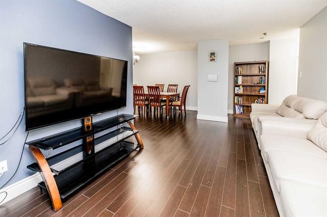 307 - 15 Kensington Rd, Condo with 2 bedrooms, 1 bathrooms and 1 parking in Brampton ON | Image 11